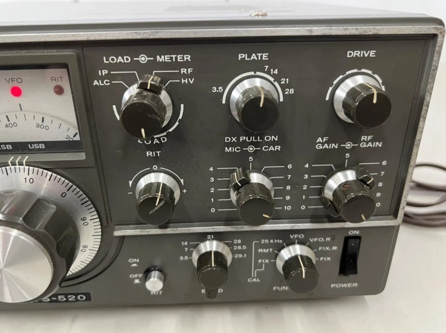 Kenwood TS-520 Transceiver Ham Radio Powers On!