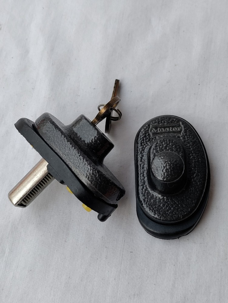 Vintage Master Lock Co. Trigger Locks-P250 "2 keys"