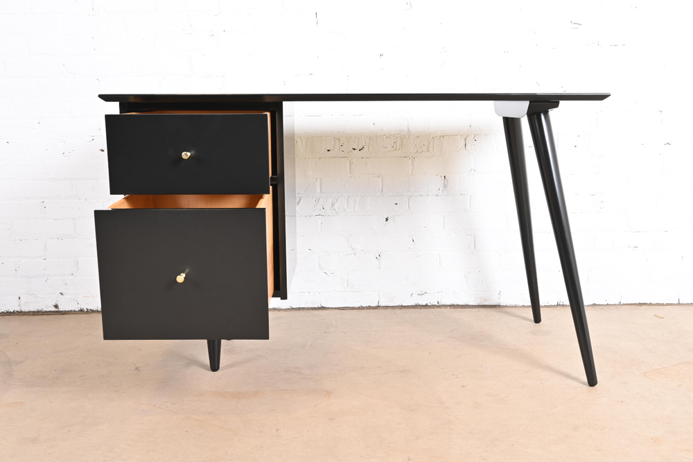 Paul McCobb Planner Group Mid-Century Modern Writing Desk, Newly Refinished