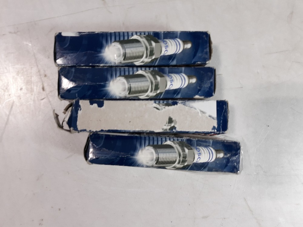 Bosch FR5NP332S Double Platinum Spark Plugs (4-Pack)