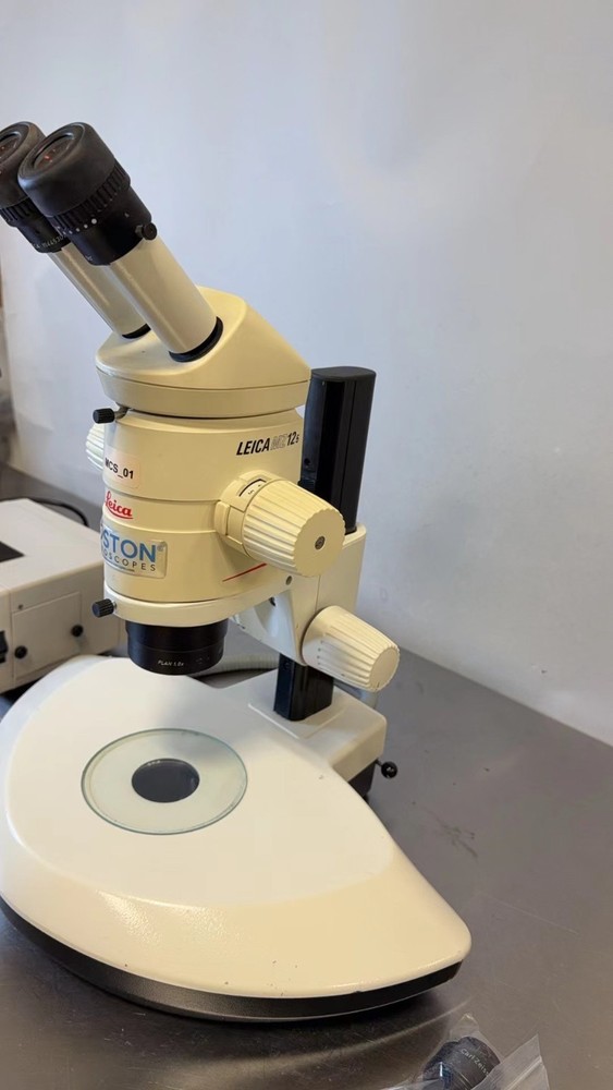 Leica MZ12.5 Zoom Stereo Microscope with MO-150 Light Source – PLAN 1X Objective