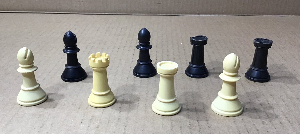 Vintage 1945 E. S, Lowe Co. Tournament Chessmen Staunton Pattern Set & Rules