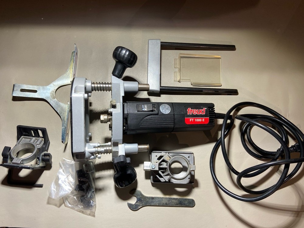 Freud FT 1000E Router With Accessories