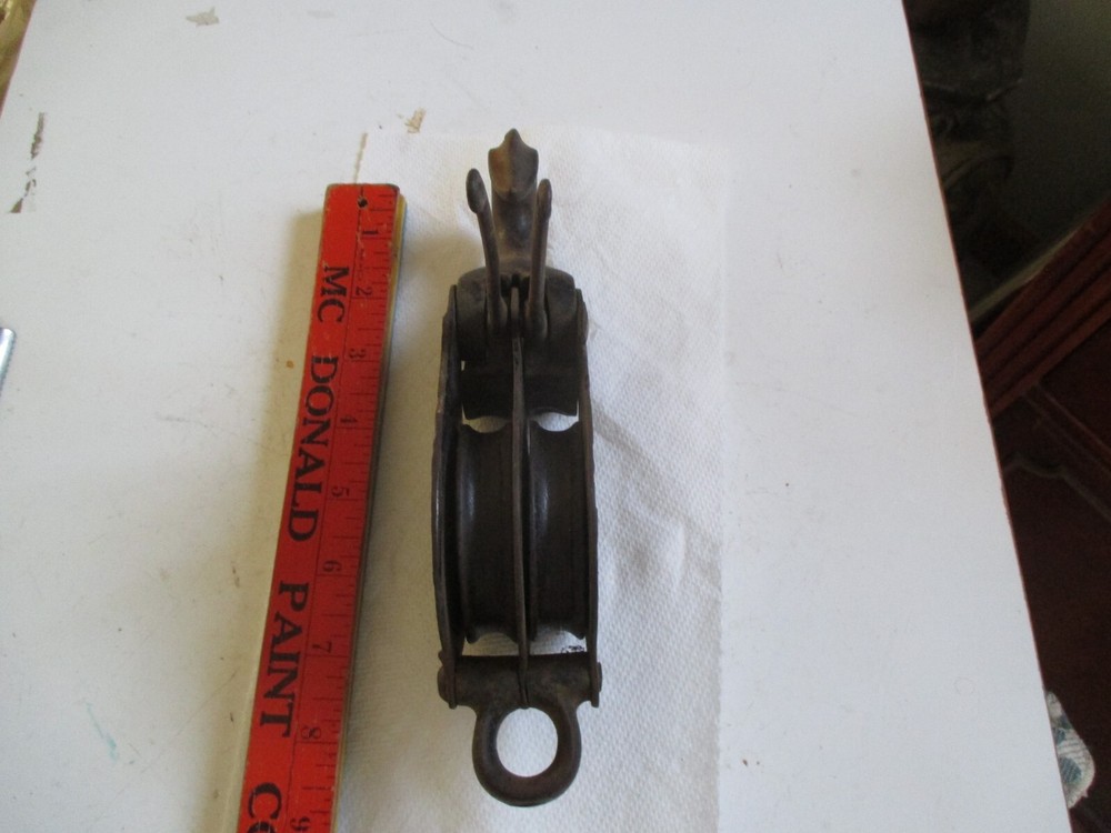 Vintage Star Double Pulley No. 2 with rope pull releases
