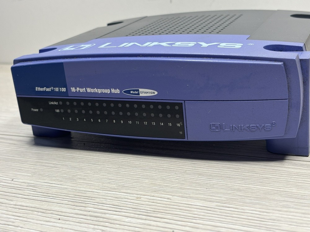 LINKSYS EFAH16W EtherFast 10/100 16-Port Workgroup Hub