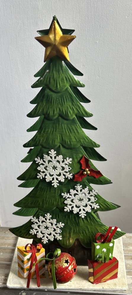 Metal Christmas Tree 16 In - Neat Piece