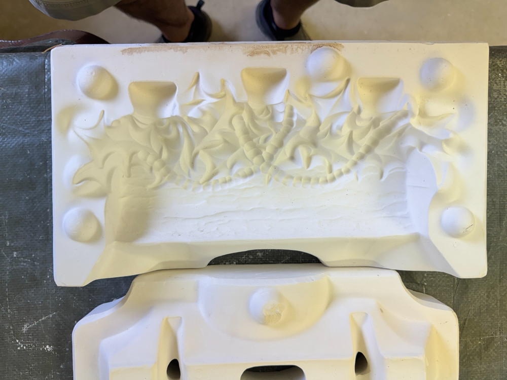 VINTAGE ATLANTIC CERAMIC MOLD #A-475 YULE LOG