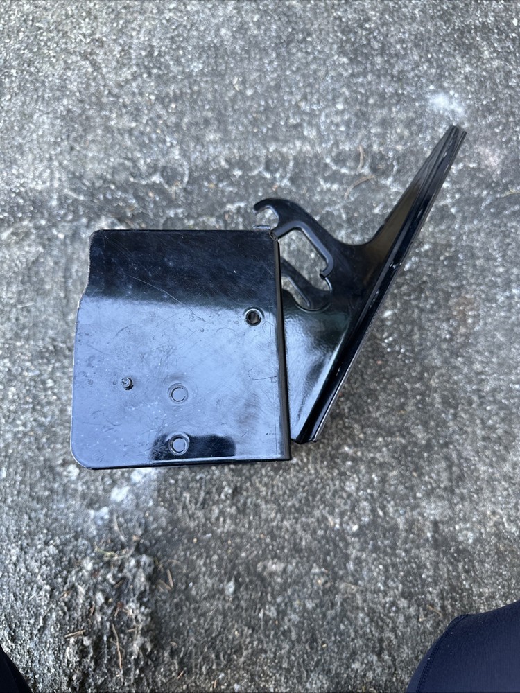 98-04 Harley Davidson Touring Radio Bracket Support