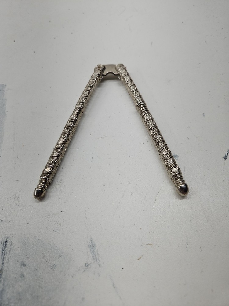 Metal Nut Claw Cracker