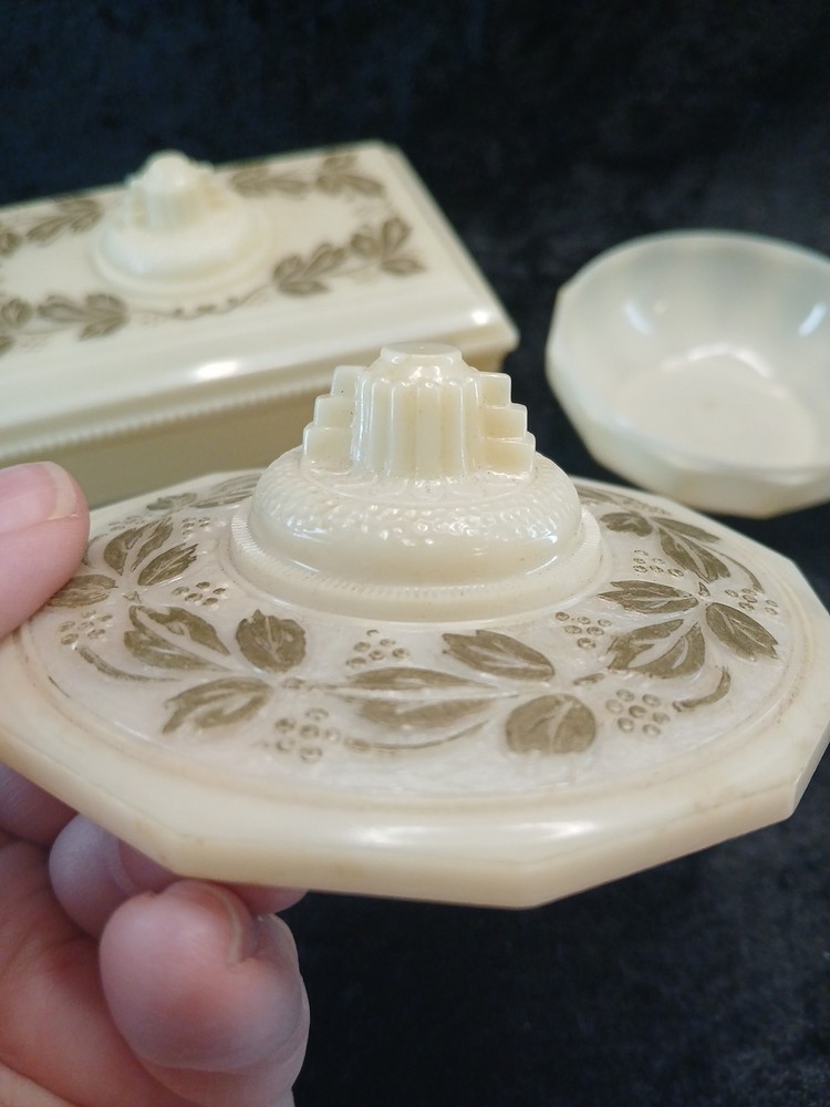Plastic Vanity Set Gold Leaf Accents Vintage