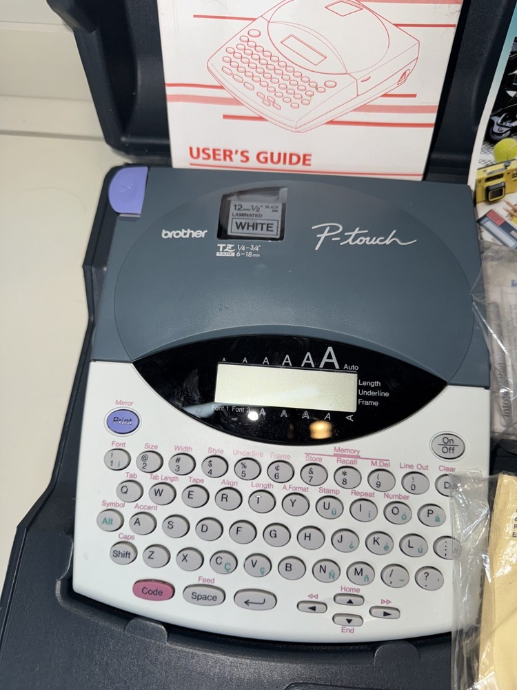 Brother PT-1800(SP)Label Maker + Hard Case