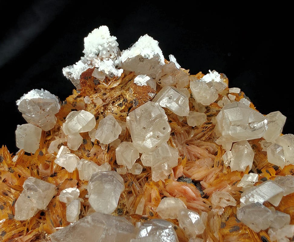 EXTRAORDINARY BARITE CRYSTAL CLUSTER WITH CERUSSITE