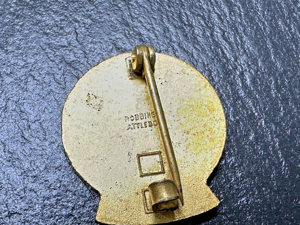 6 WWII ERA PRODUCTION EXCELLENCE PINS M1004