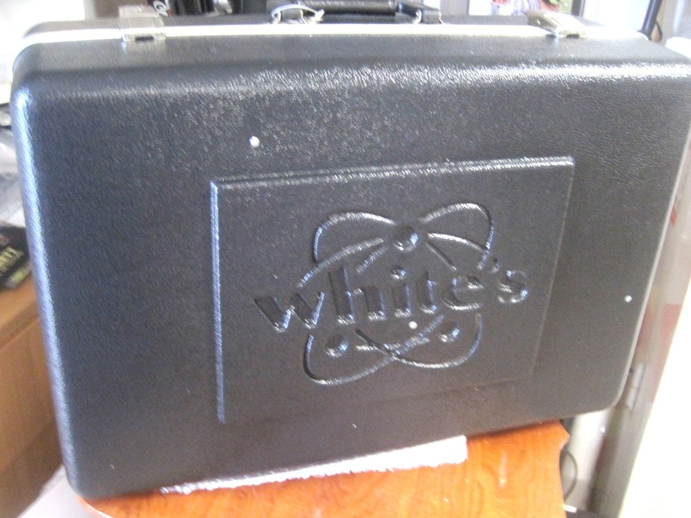 2011 Whites VX-3 Multi-Frequency Metal Detector Plus Hard Case! read description