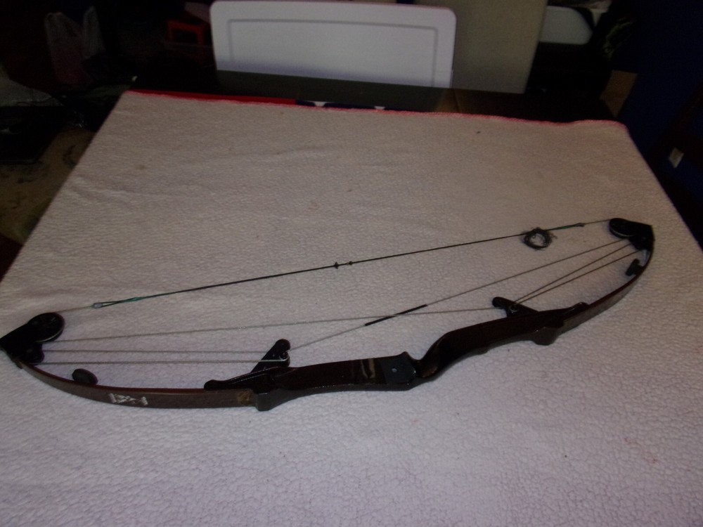 Bear Whitetail Hunter Right Hand Compound Bow