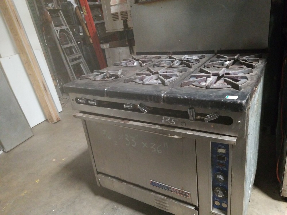 COMMERCIAL RANGE  AND CONVENTIONAL OVEN