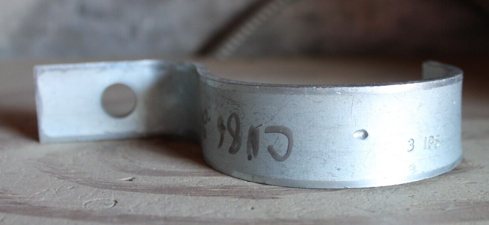 3 IPS 3" 1-Hole Pipe Strap
