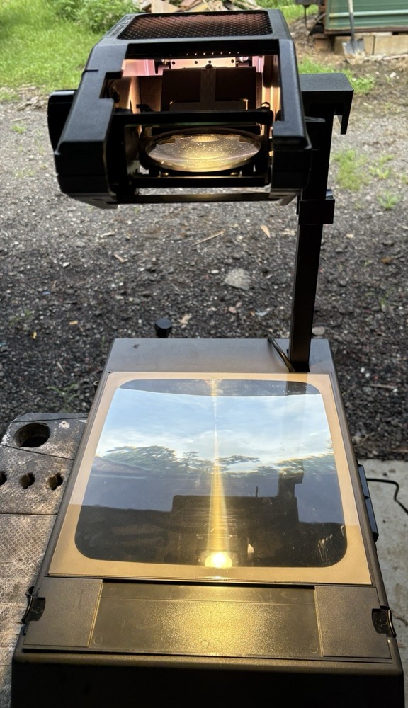 3M 2000 AG Overhead Projector Briefcase Portable TESTED