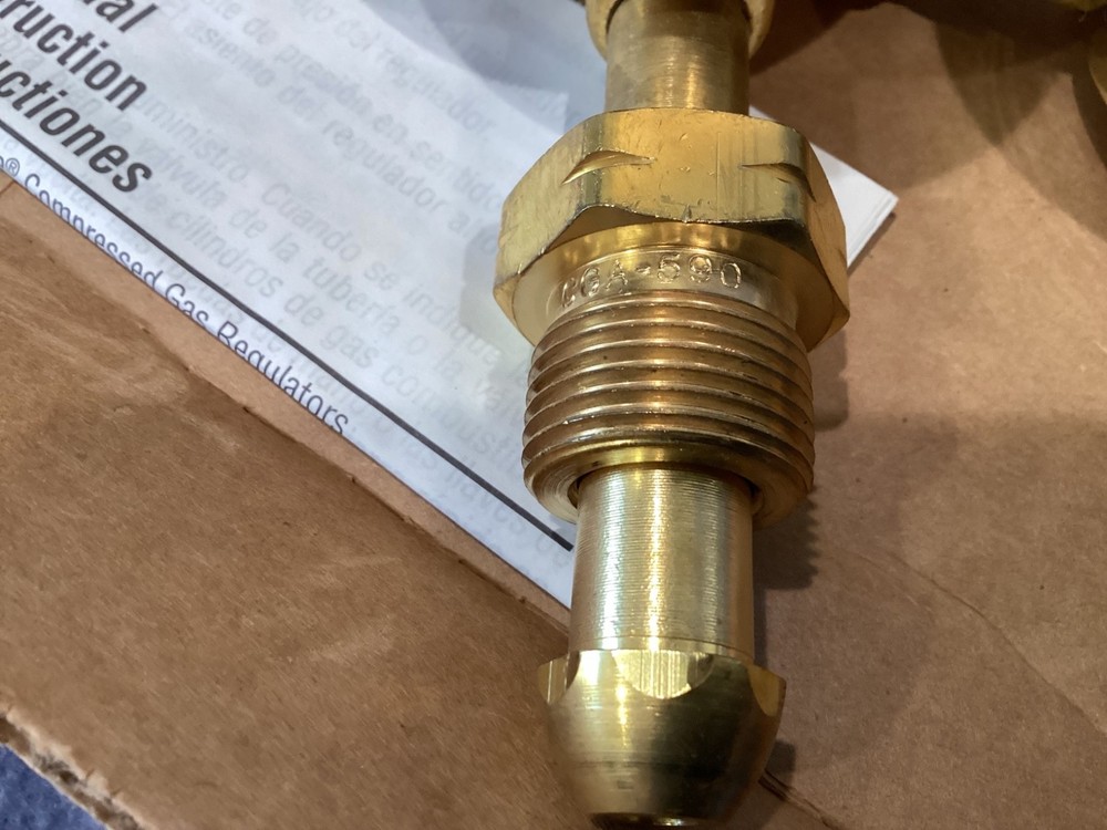 HARRIS REGULATOR 3000821, (NEW)