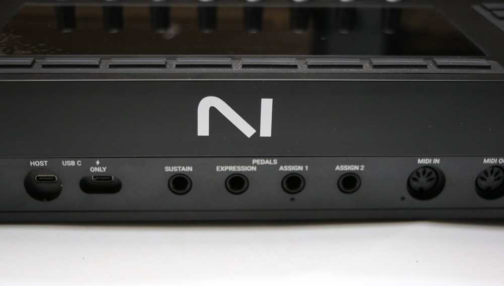 Native Instruments Kontrol S49 MK3 Keyboard Controller *READ*