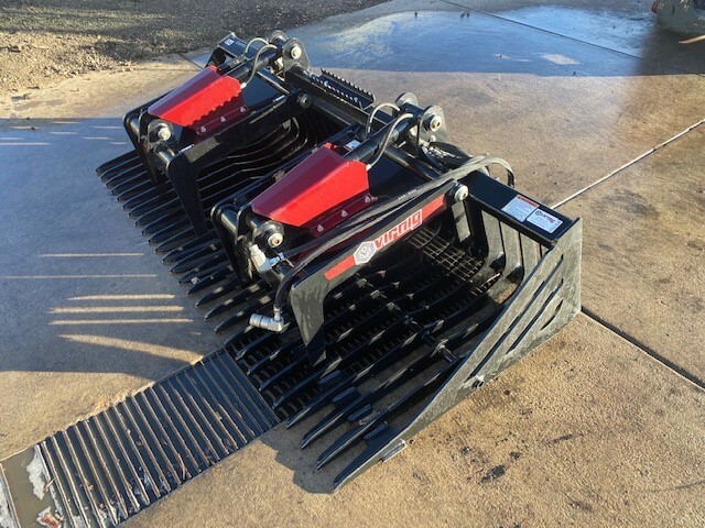 VIRNIG 84" Skeleton Rock Grapple