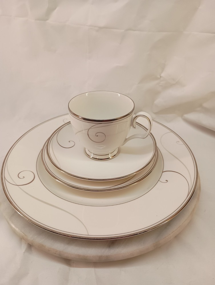 Noritake Platinum Wave 4 PC Place Setting Cup Saucer Dinner And Bread Plate EUC