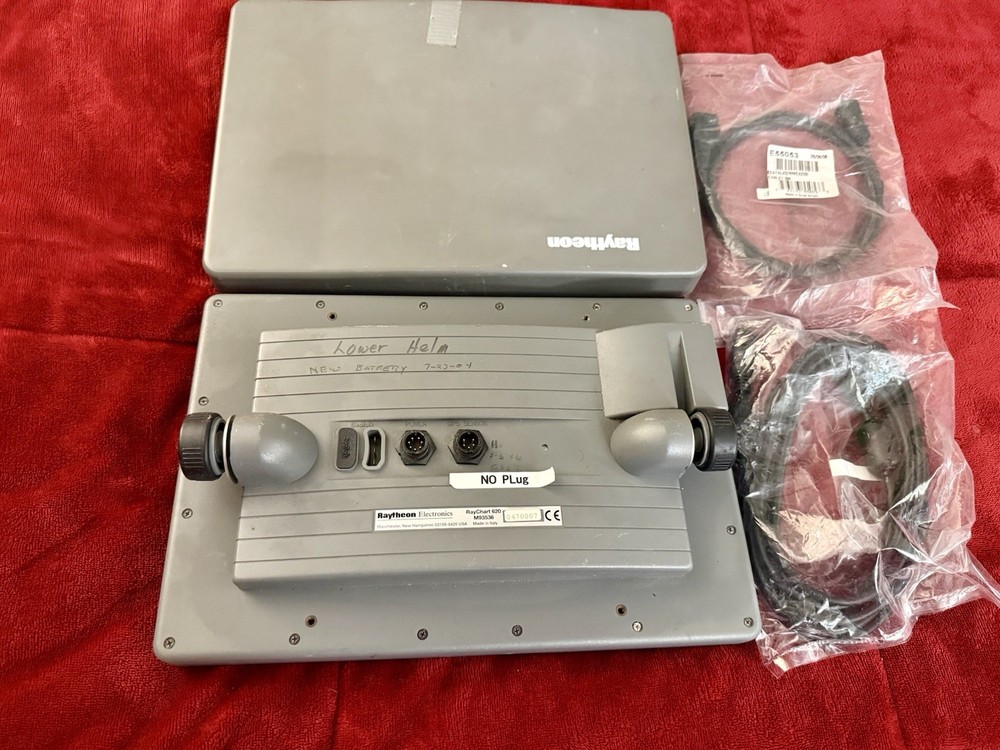 Raymarine Raytheon Raychart 620 M93536 GPS Chartplotter Radar