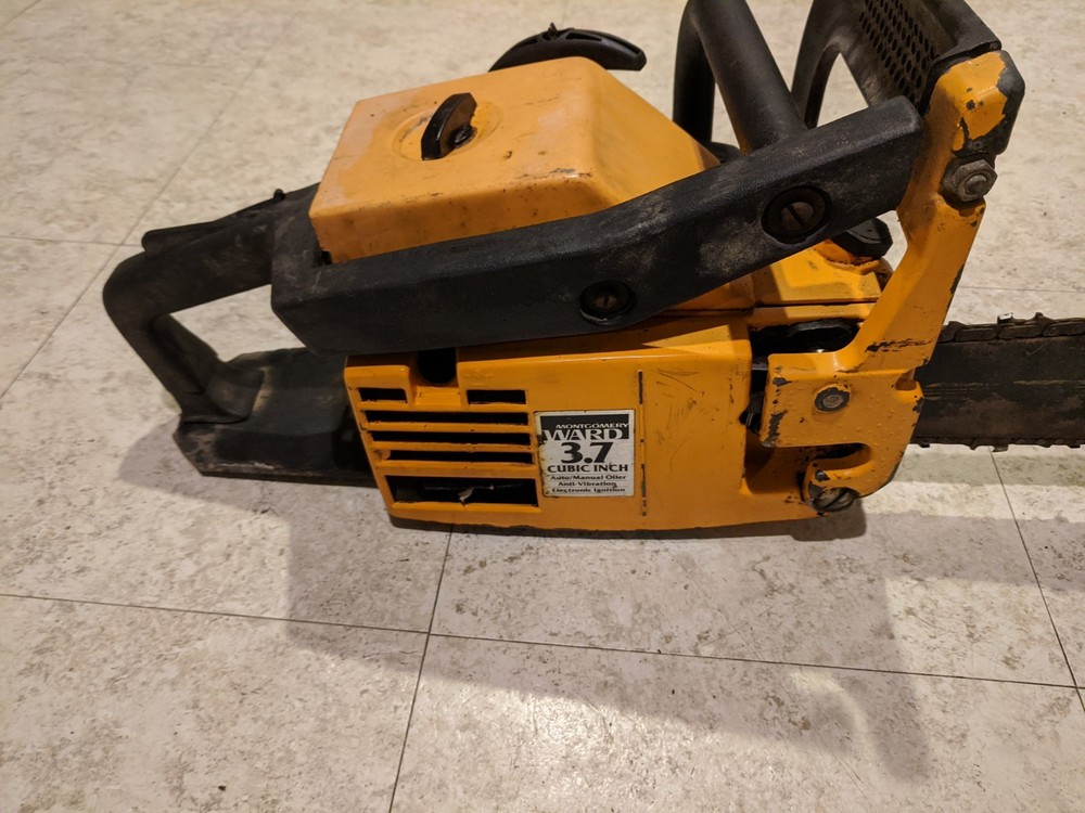 Montgomery Ward 3.7 Chainsaw 24084A