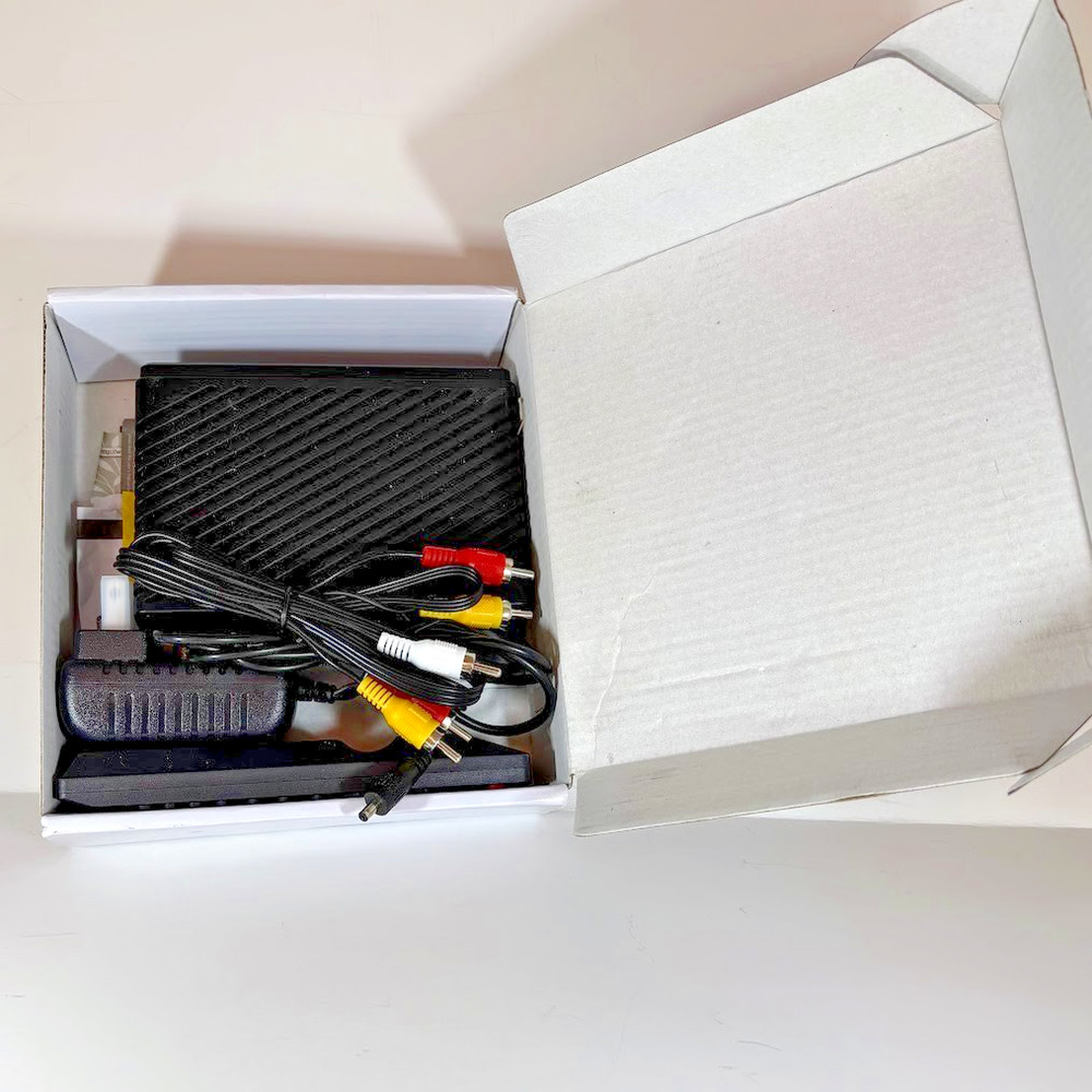 HW130STB ATSC Digital Converter Box w/ Cables & Power Adapter Tested