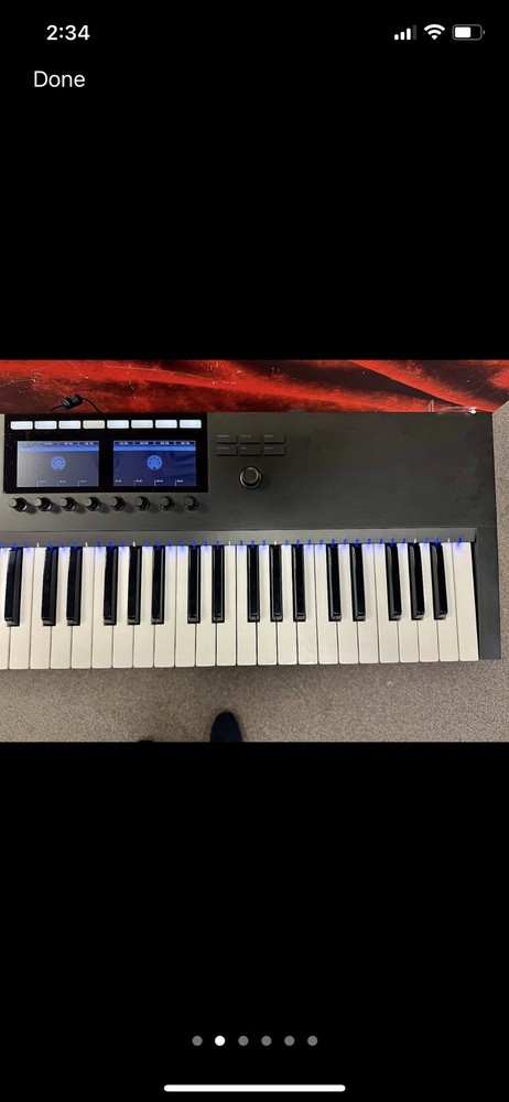 Native Instruments Komplete Kontrol S61 MK2 61 Key Keyboard Controller