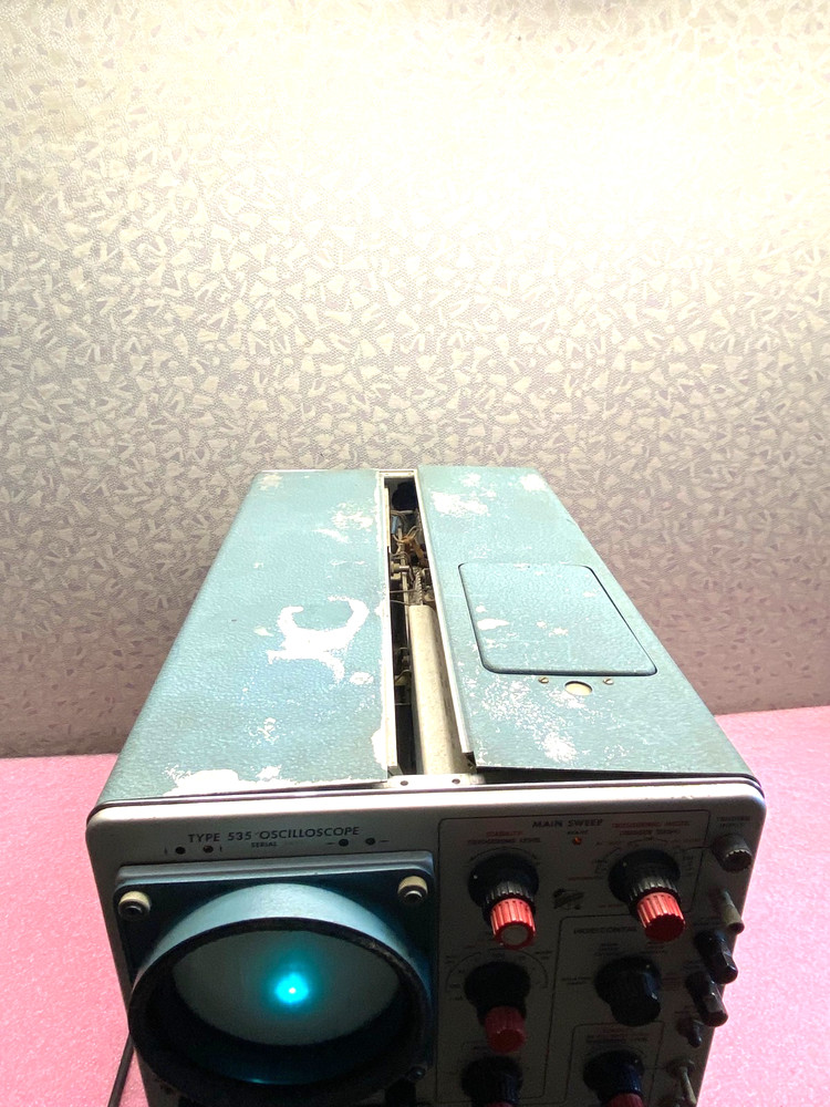 TEKTRONIX TYPE-535 OSCILLOSCOPE