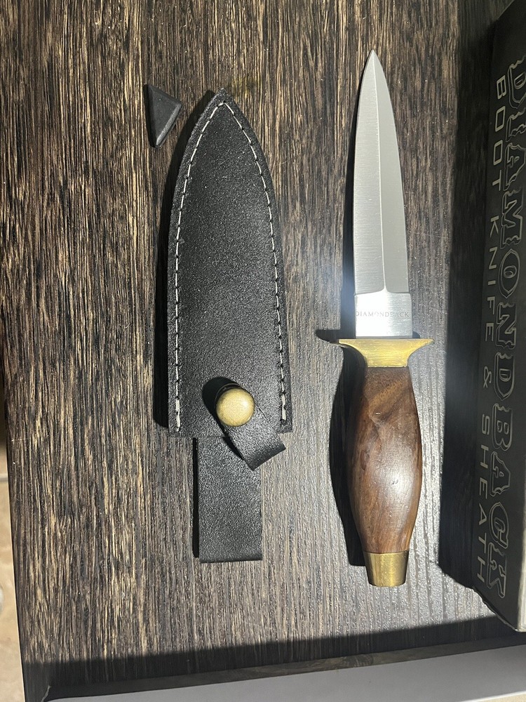 Diamondback Boot Knife And Sheath