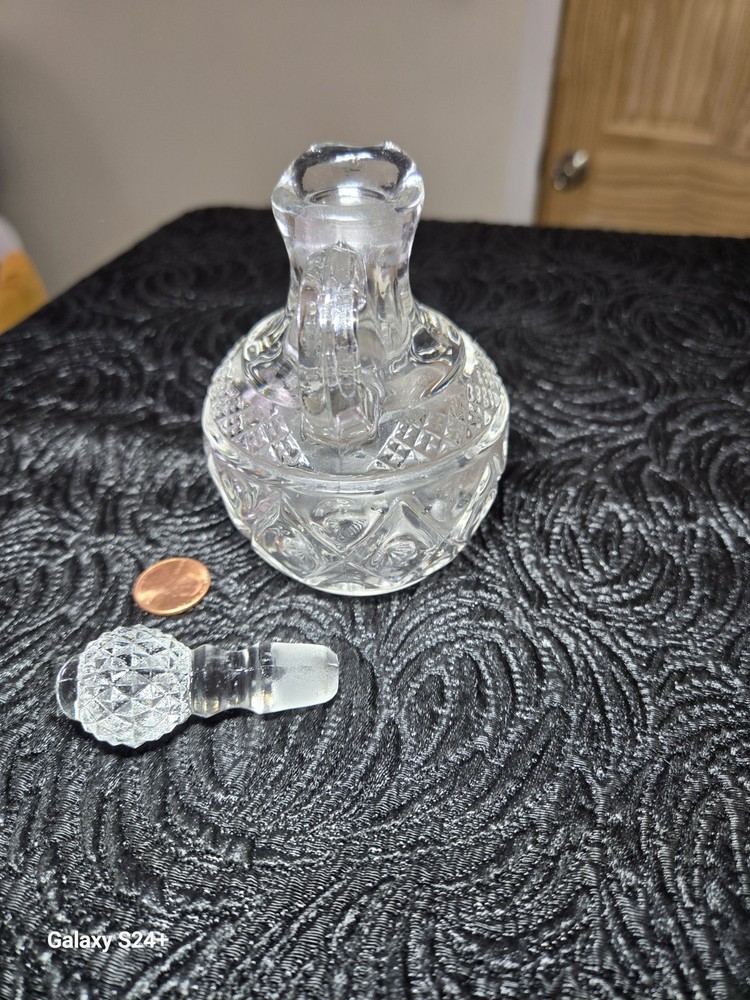 Clear Glass Pressed Diamond Pattern Round Cruet Set Decorative Glossy Finish