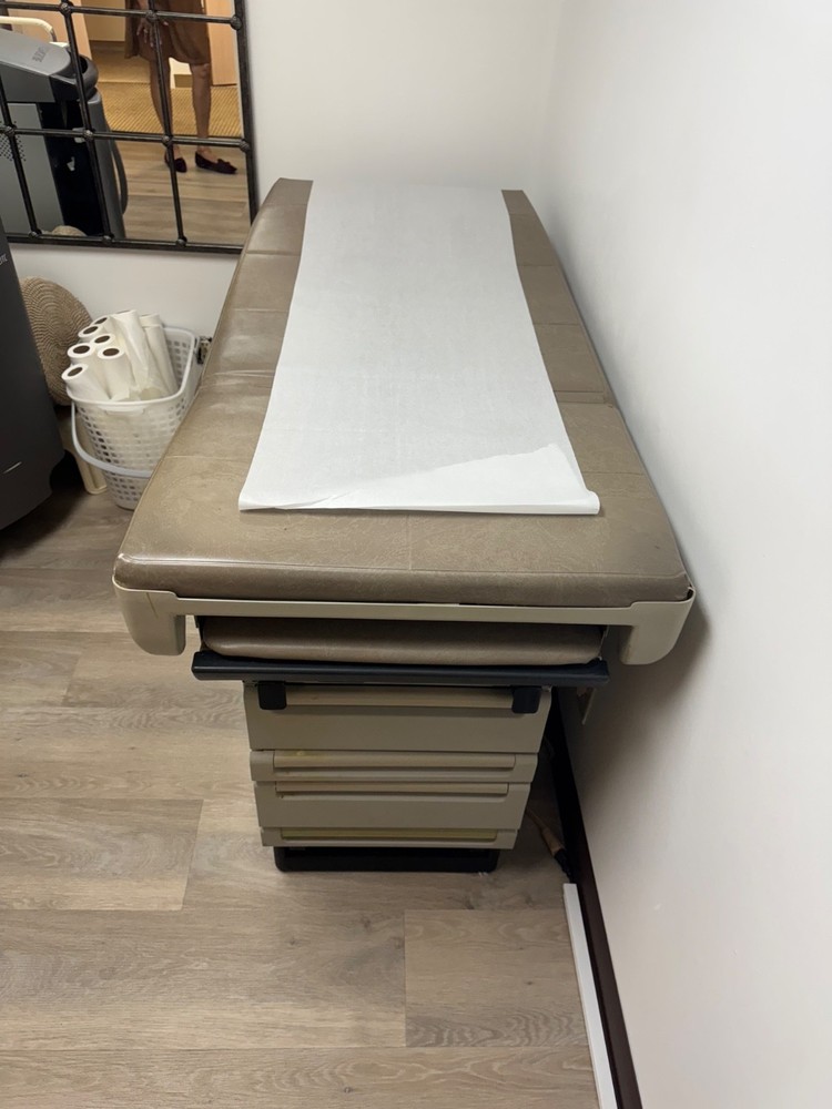 Midmark Ritter 404 Exam Table - BEAUTIFUL!!!!
