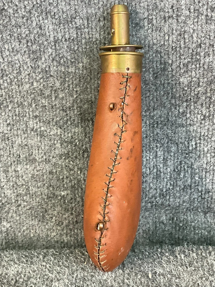 Vintage Brown Leather 🏺 Powder Flask – Muzzleloader Accessory