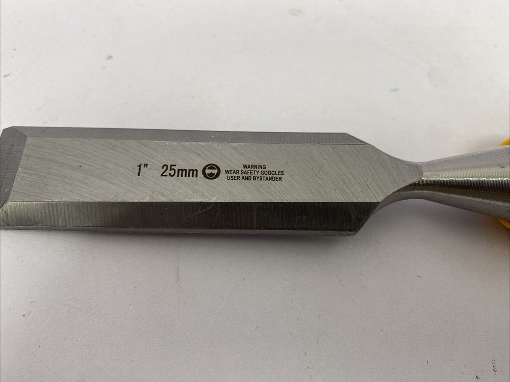 DEWALT 1" 25mm Side-Strike Chisel