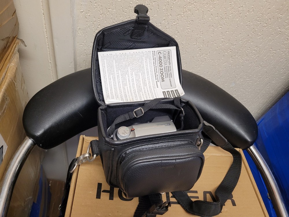 Olympus C-4000 Digital Camera