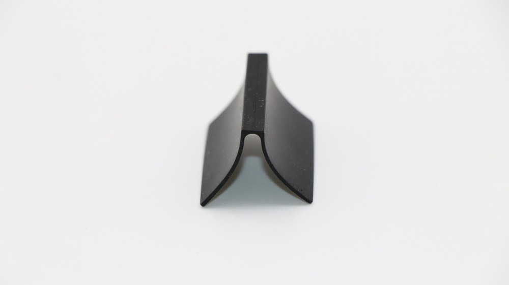 01MN636 THM_Pipe_Rubber