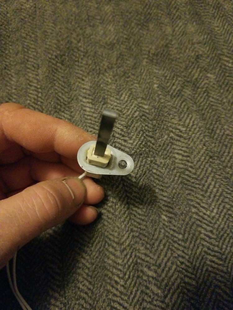 White-Rodgers 768A-4 / 41K5601 Silicon Nitride Ignitor - Used