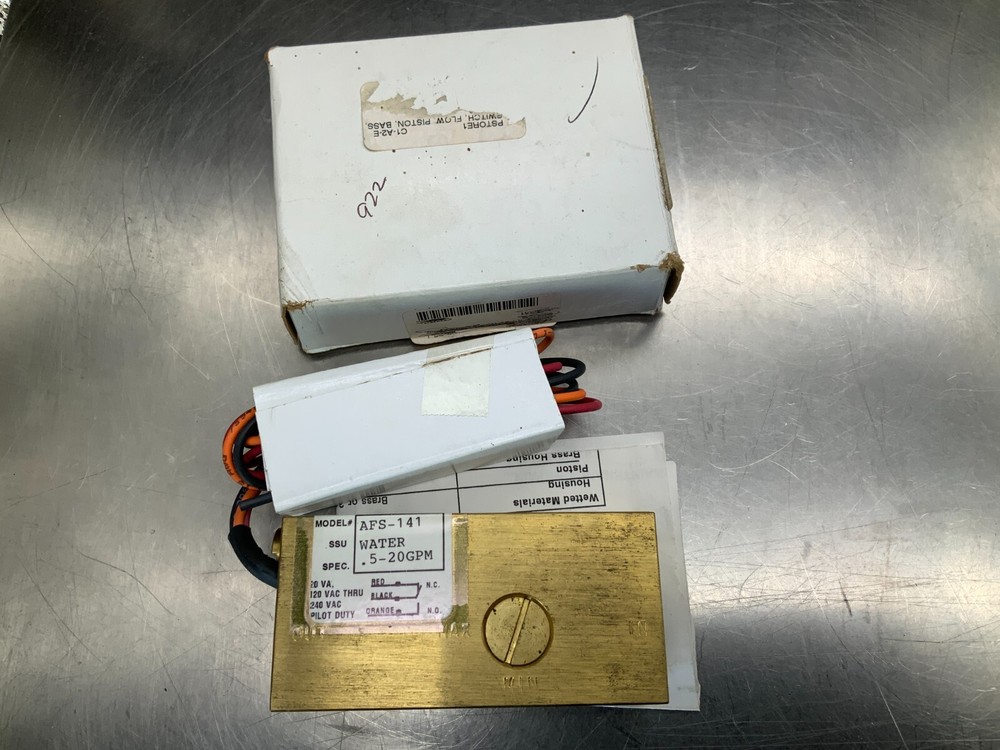 Dwyer AFS-141 Adjustable Flow Switch for Water .5-20 gpm