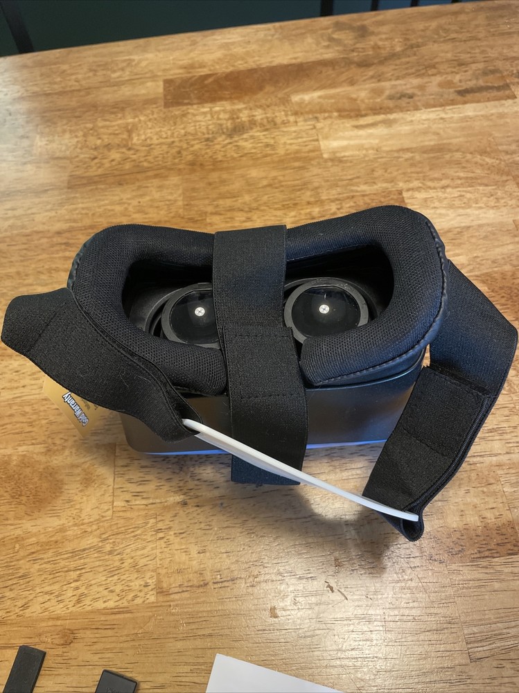bnext vr headset - Tag Still On