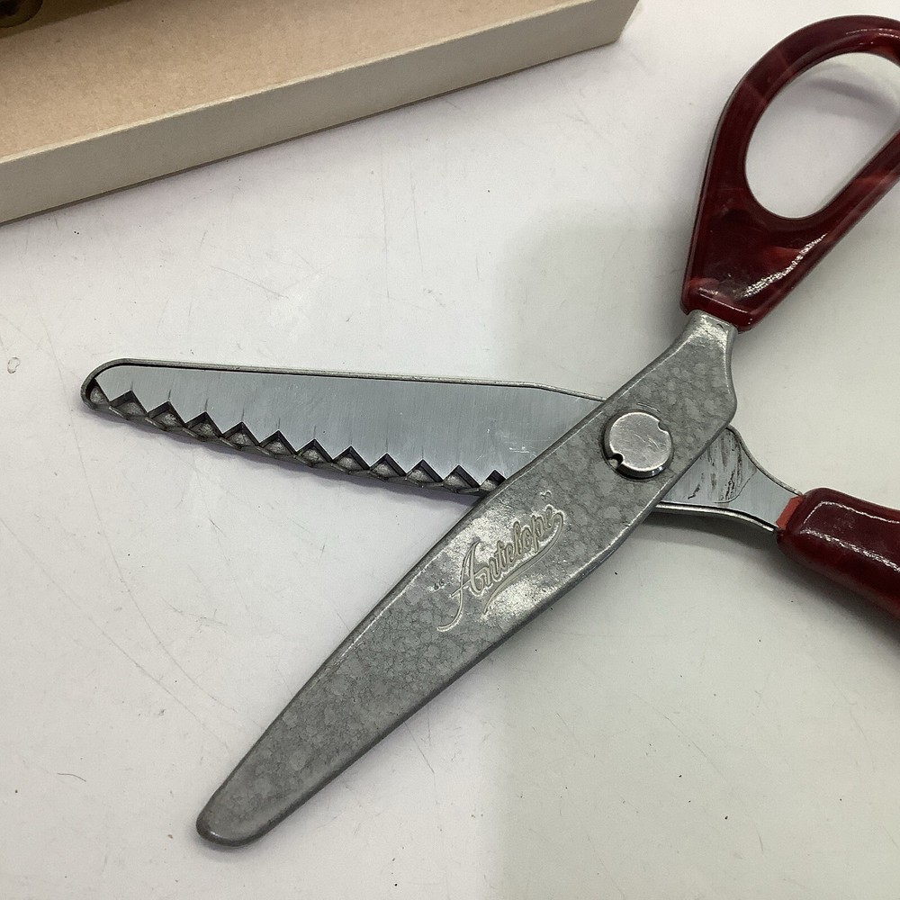 Antelope Sewing Pinking Shears Feather-Light Scissors Marbled Handle W Box USA