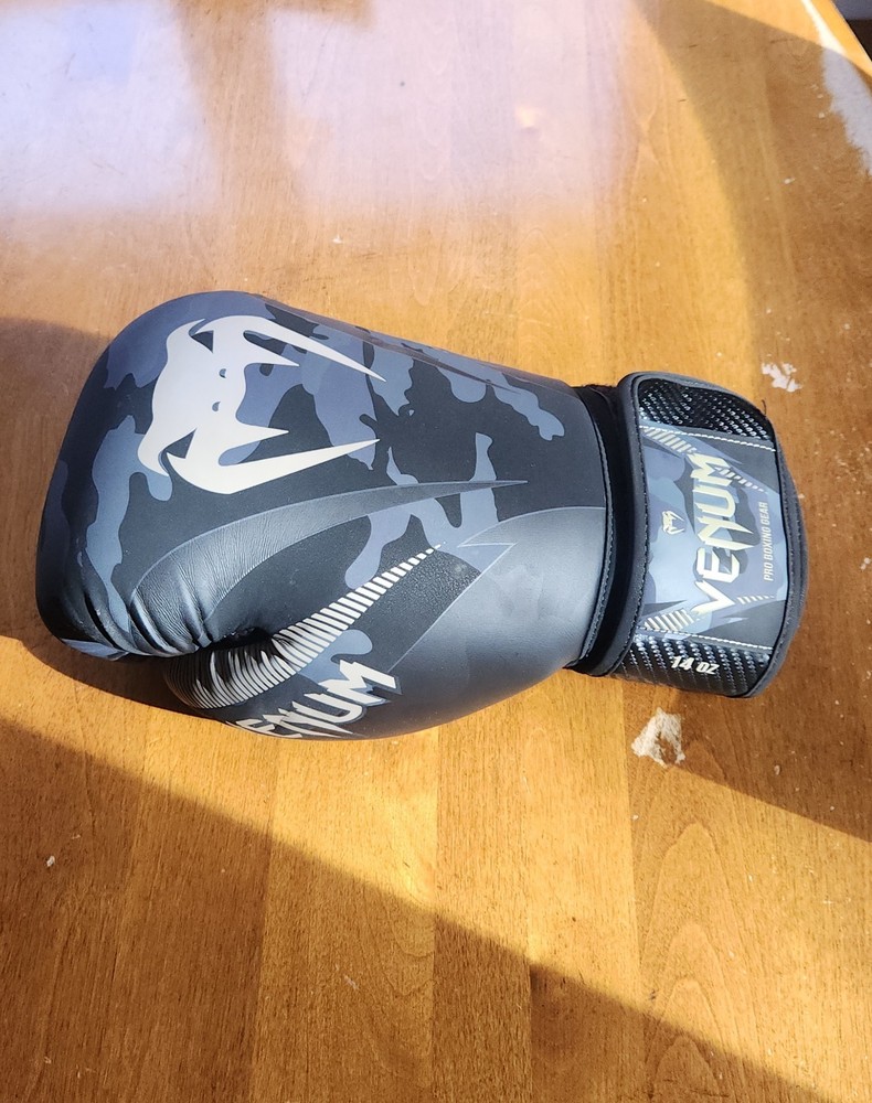 Venum Impact Hook and Loop Training Boxing Gloves 14oz - Hand Wraps Included