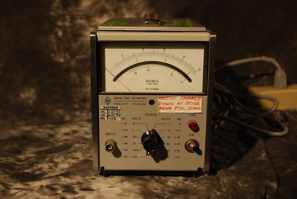 Hewlett-Packard 3400A RMS Voltmeter -- Tested and Working