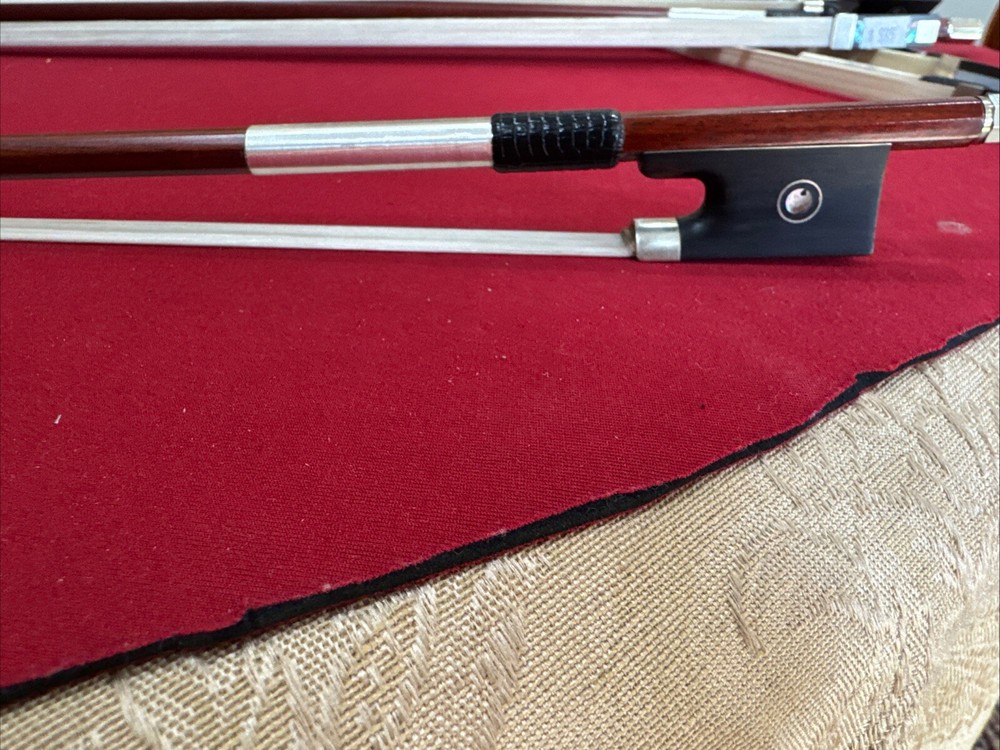 Master Workshop Violin Carbon Bow 4/4 with Pernambuco looking Wood Skin