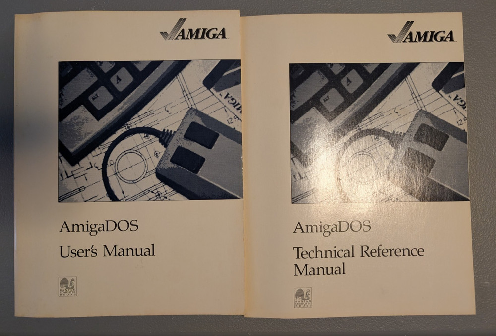 Amiga - AmigaDOS Manuals