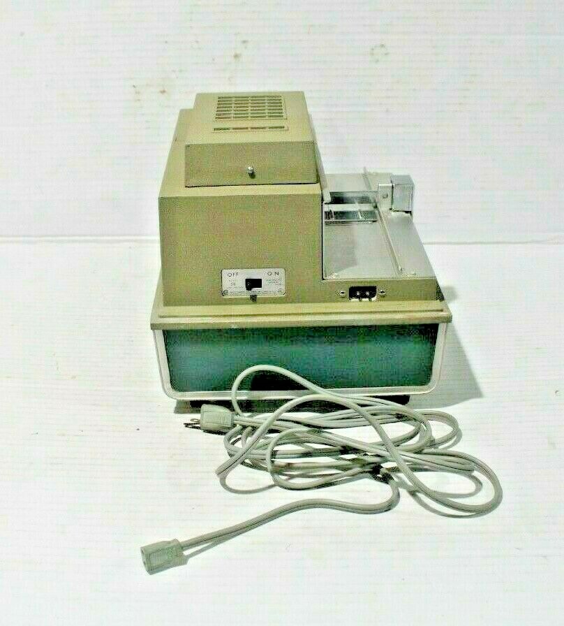 Vtg Argus 500 Automatic Model 58 Projector in case. (Leg does not lock) Tested
