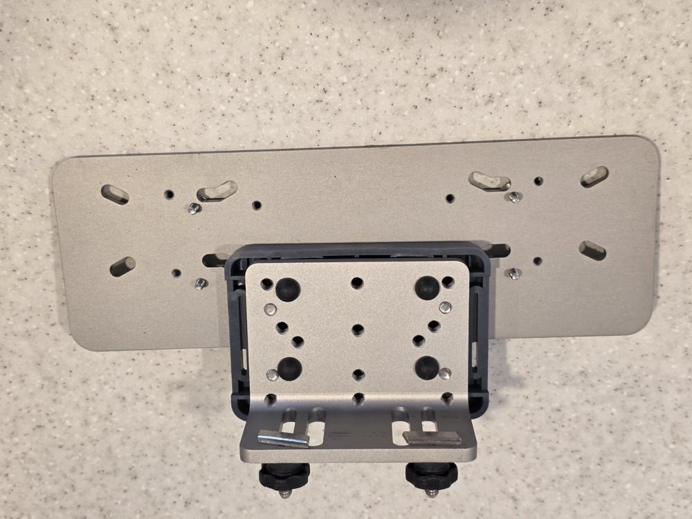 Fish Finder Mount for Lund 90 degree Track