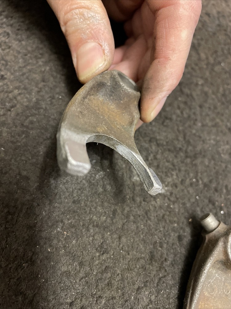 Honda XL185 ‘437’ Gear selector forks