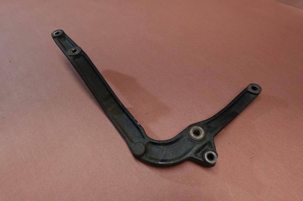 2000-2007 Honda Shadow Sabre VT1100 VT1100C2 Exhaust Header Pipe Bracket Mount